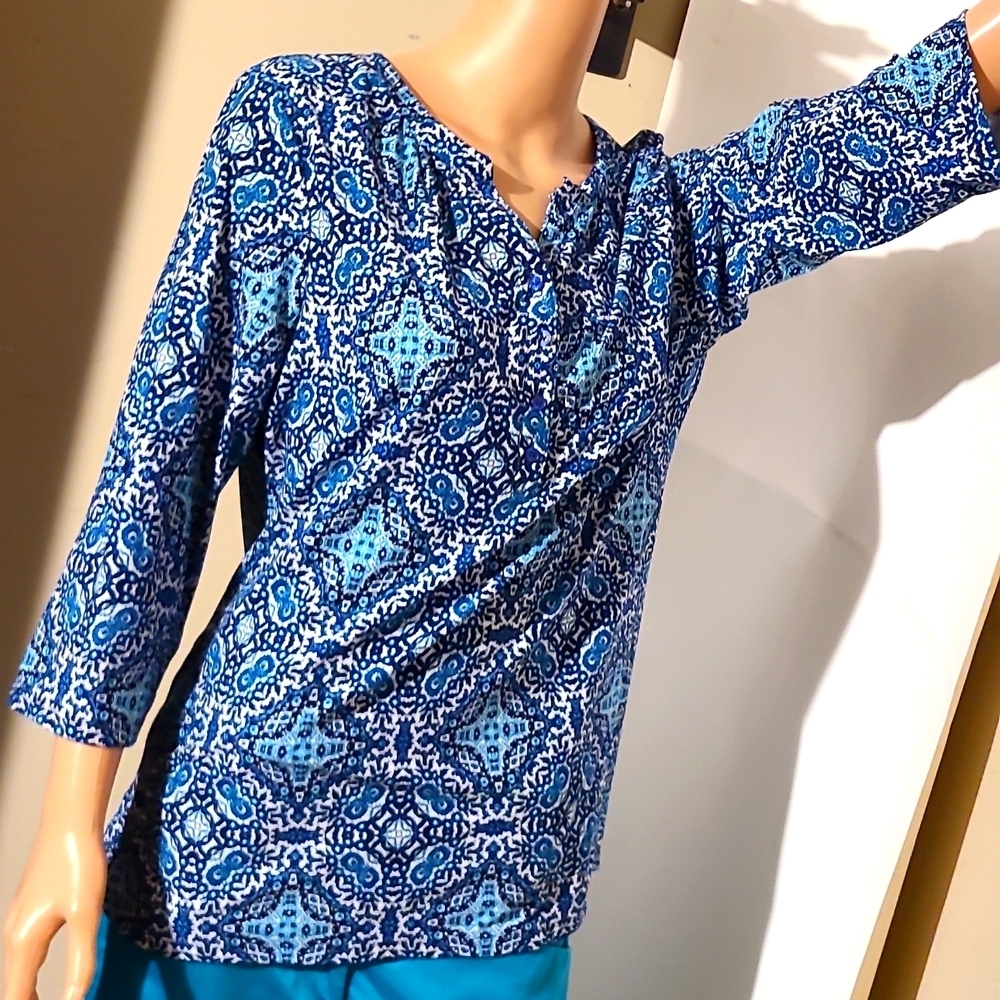 Kim Rodgers Blue Medallion 1/4 Sleeve Blouse